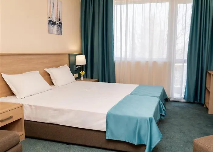 מלון Strandzha - Free Parking 3*